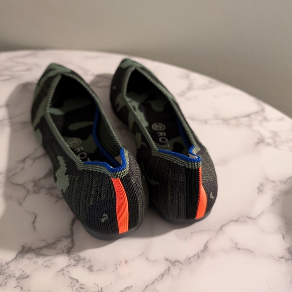 Rothy’s The Point green camp flats size 10 - Picture 3 of 4